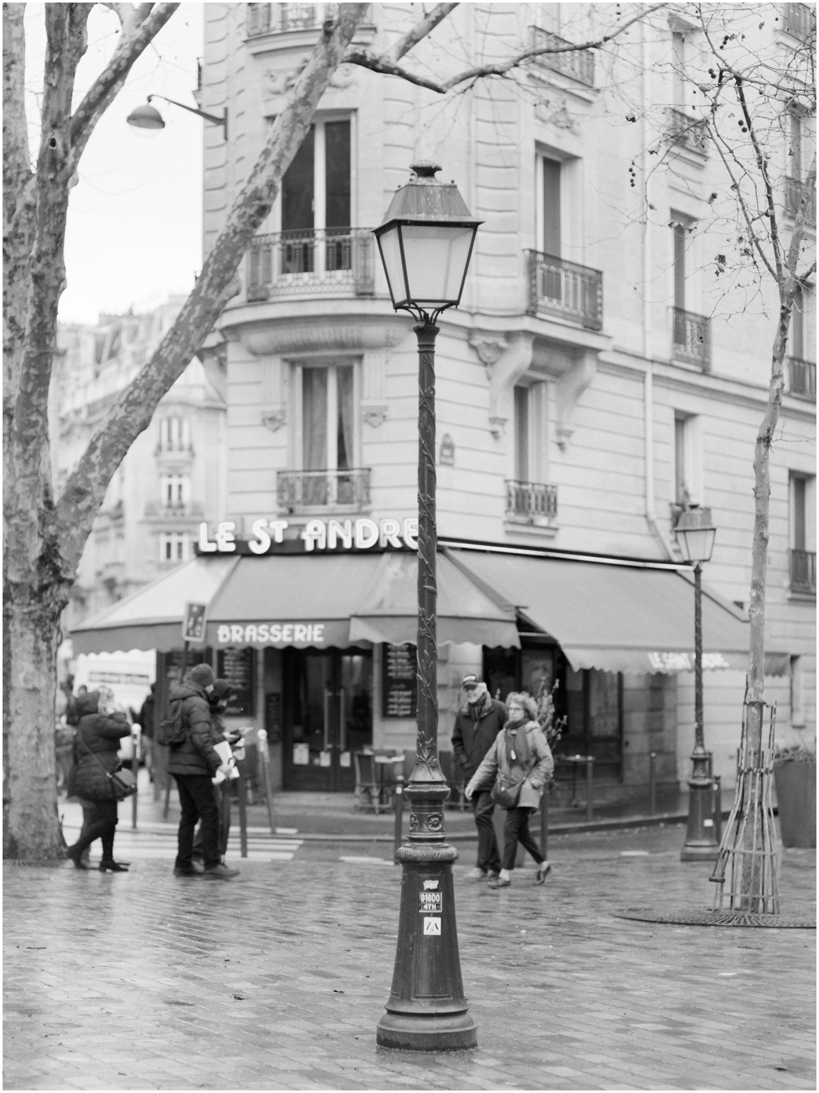 Paris travel photo: black and white photo of paris