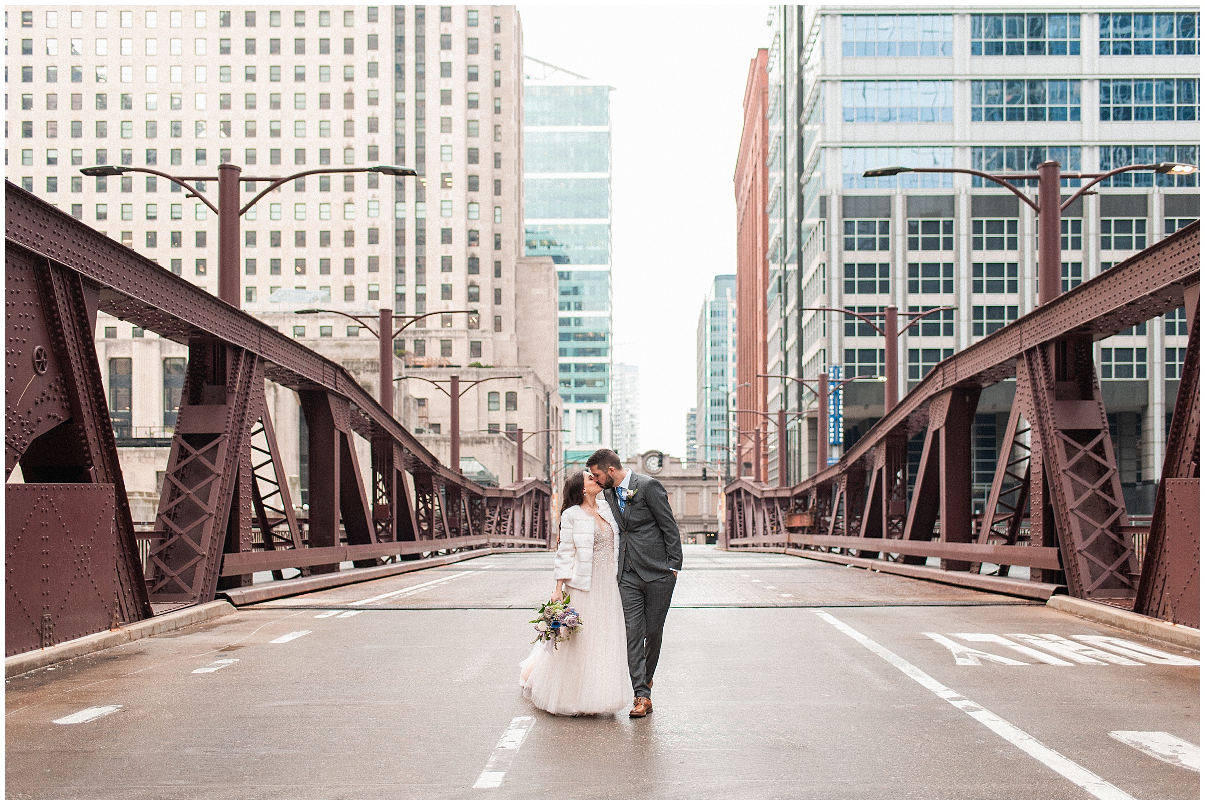 wedding couple on chicago bridge